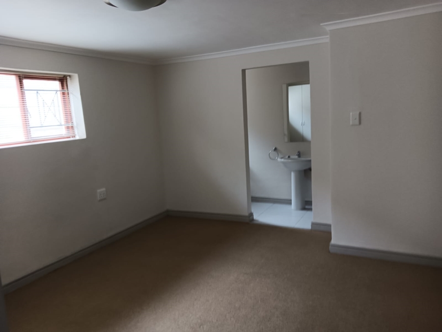 4 Bedroom Property for Sale in Fairway Heights Western Cape